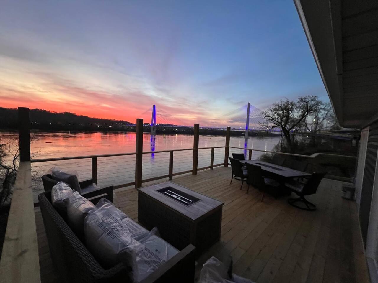 Riversuite2 - A The View That Soothes A Soul. Russell Exterior photo